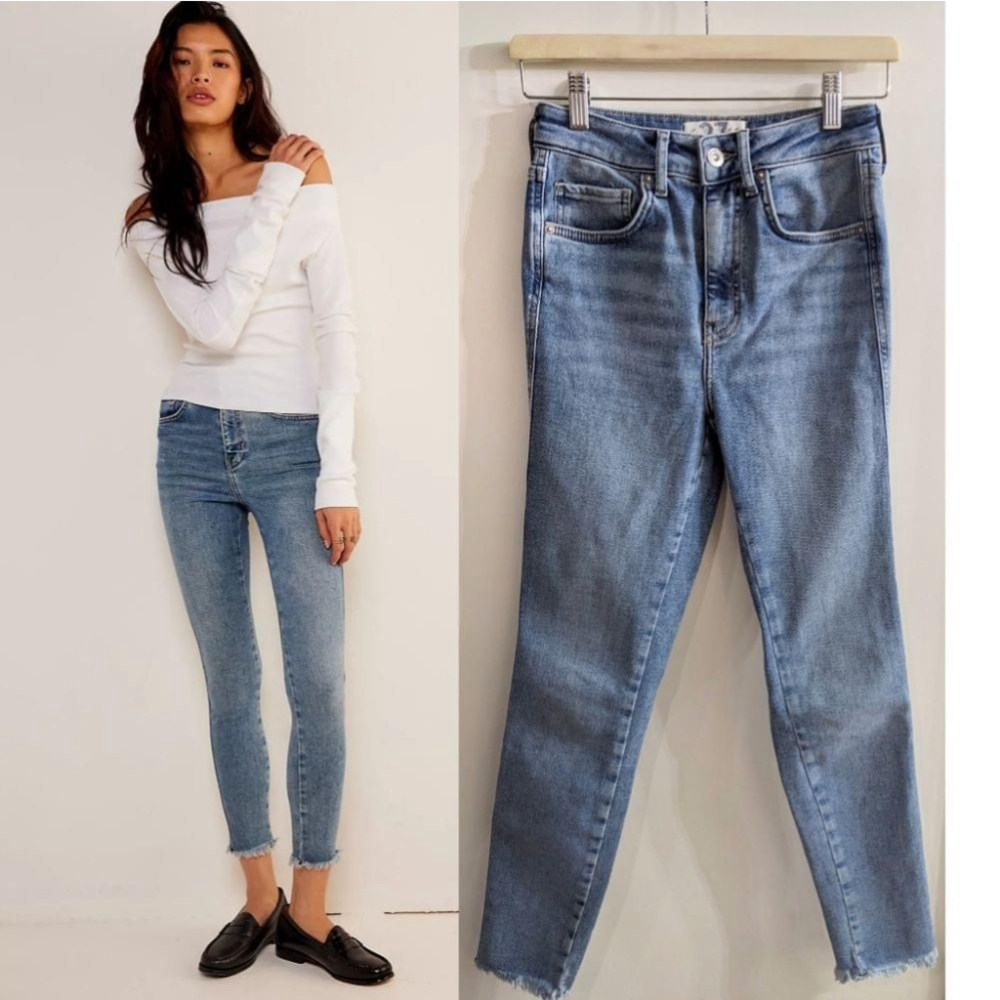 Free People (We The Free) | Raw High-Rise Jegging in Sierra blue wash